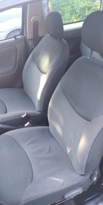 Toyota Yaris cena 6700 przebieg: 138551, rok produkcji 2004 z Poznań małe 37